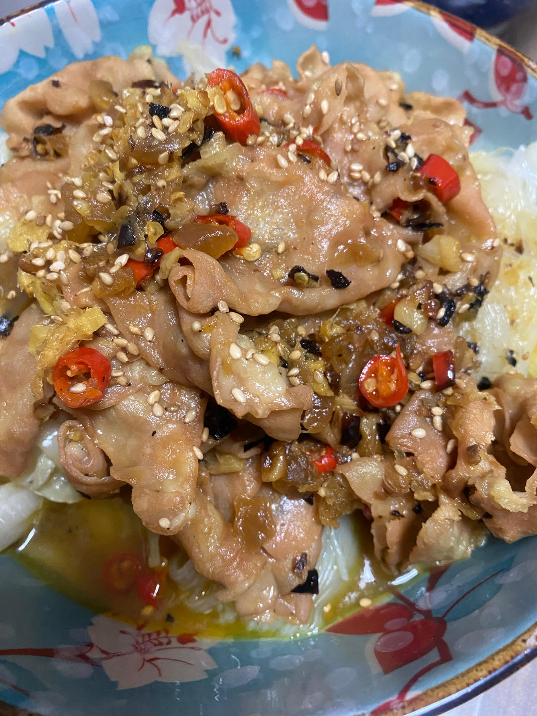 厨师长教你：“酸汤肥牛”的家常做法，金汤鲜香，酸辣开胃