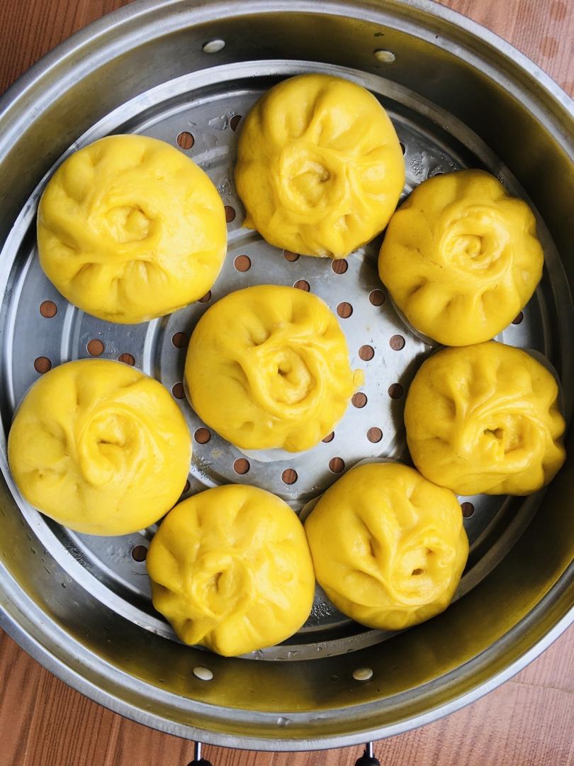 松软多汁的肉包子