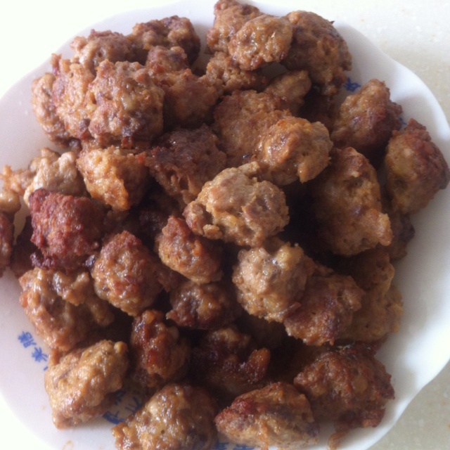 炸猪肉丸子