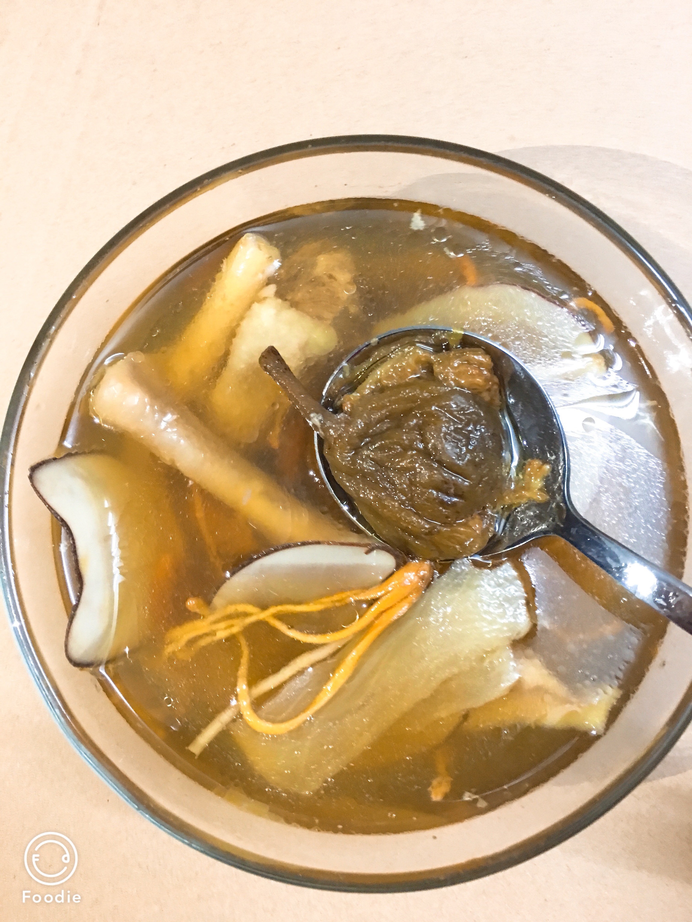 广式靓汤—无花果干虫草花海底椰鸡汤的做法 步骤5