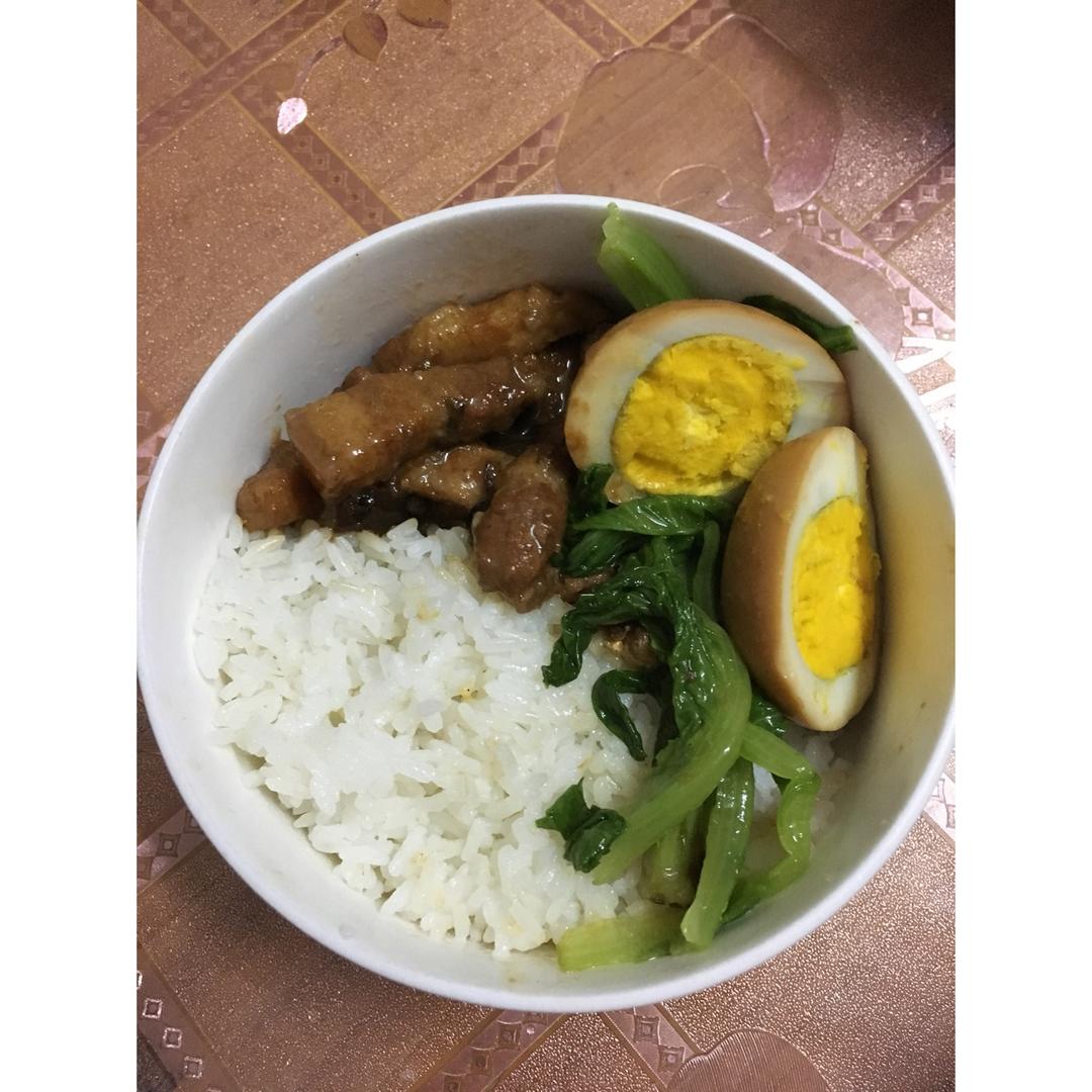 洋葱酥卤肉饭