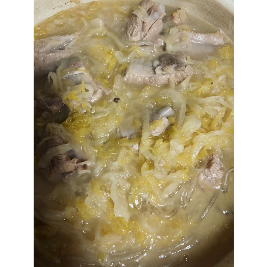酸菜炖排骨