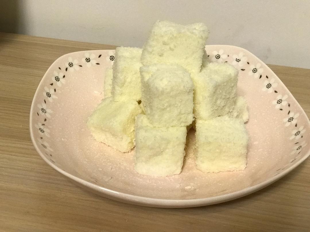 完胜85度C牛奶椰丝小方