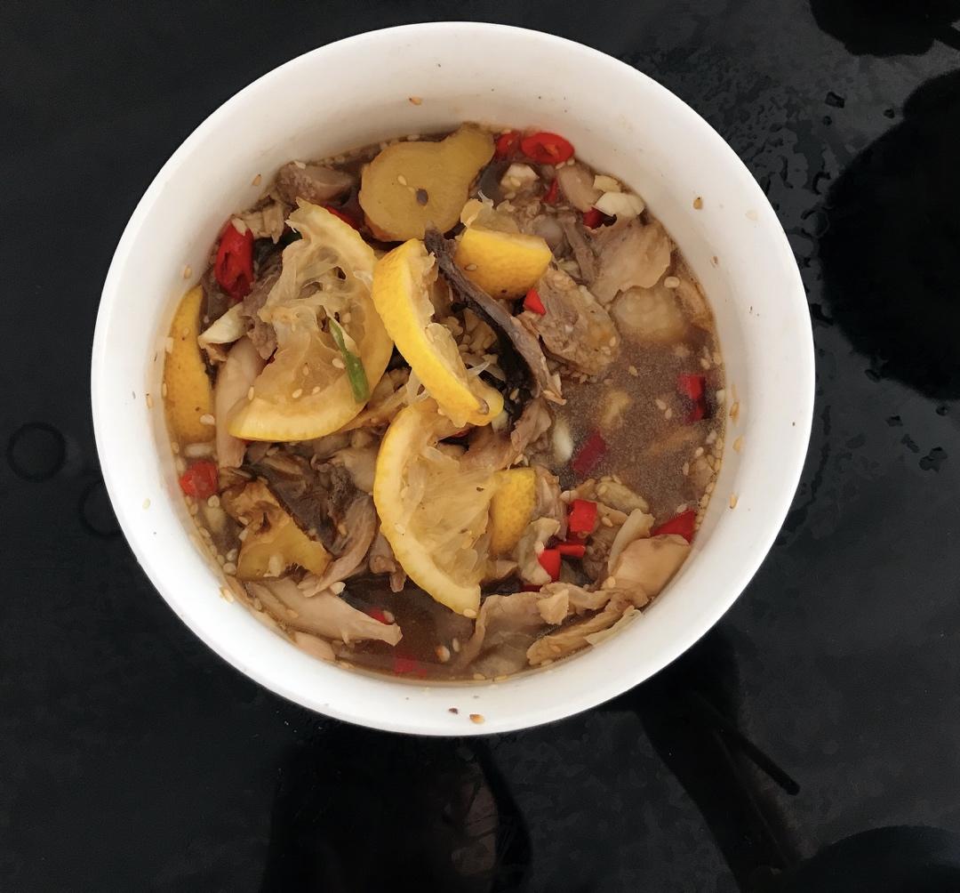 凉拌手撕鸡腿