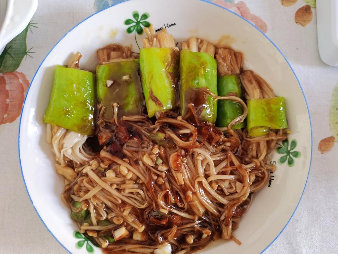 青椒卷金针菇，无敌下饭
