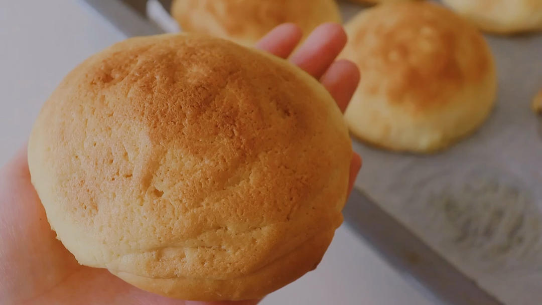 【巨蛋面包】酥脆的外壳，柔软的内心
