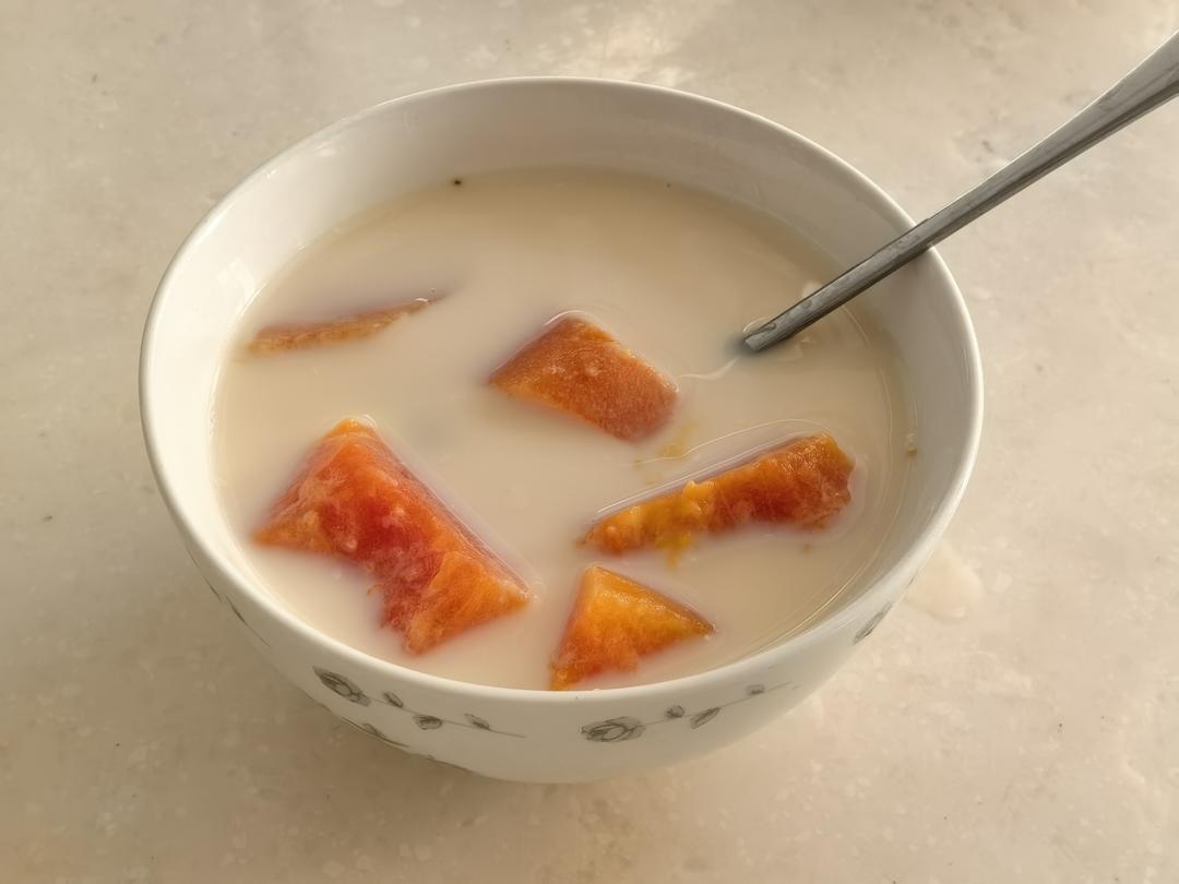 自制木瓜炖牛奶| 滋补养颜能喝出来牛奶肌哦