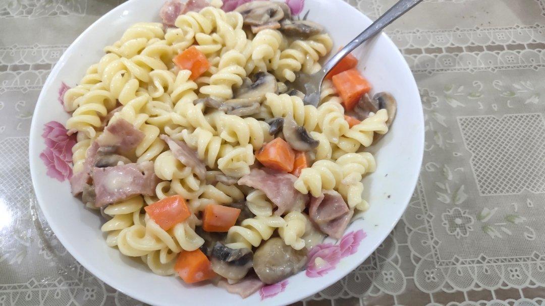 奶油蘑菇意面🍝(我的本命意面！😍)