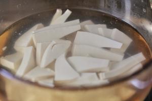 【营养月子餐】奶白鲫鱼豆腐汤——清热利尿 通气下乳的做法 步骤3