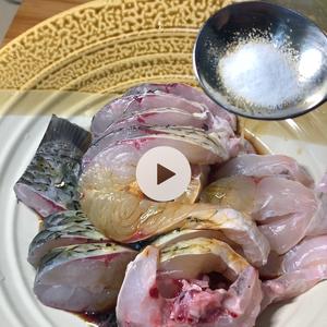 香酥草鱼的做法 步骤5