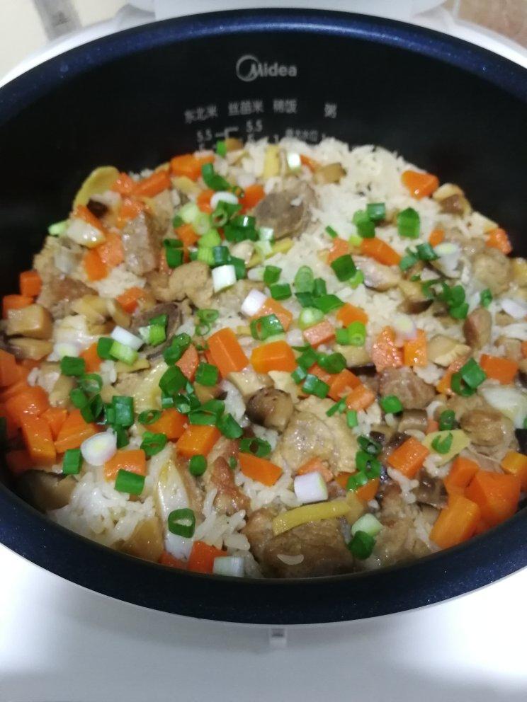 喷香排骨焖饭（爆好吃）