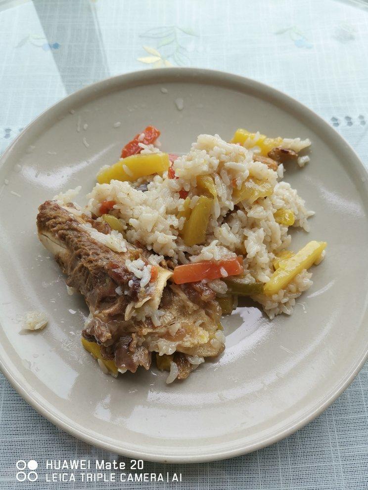 新疆羊排抓饭