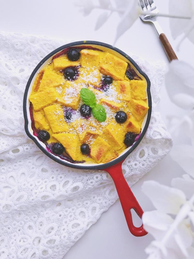 早餐吃什么—蓝莓南瓜吐司布丁的做法