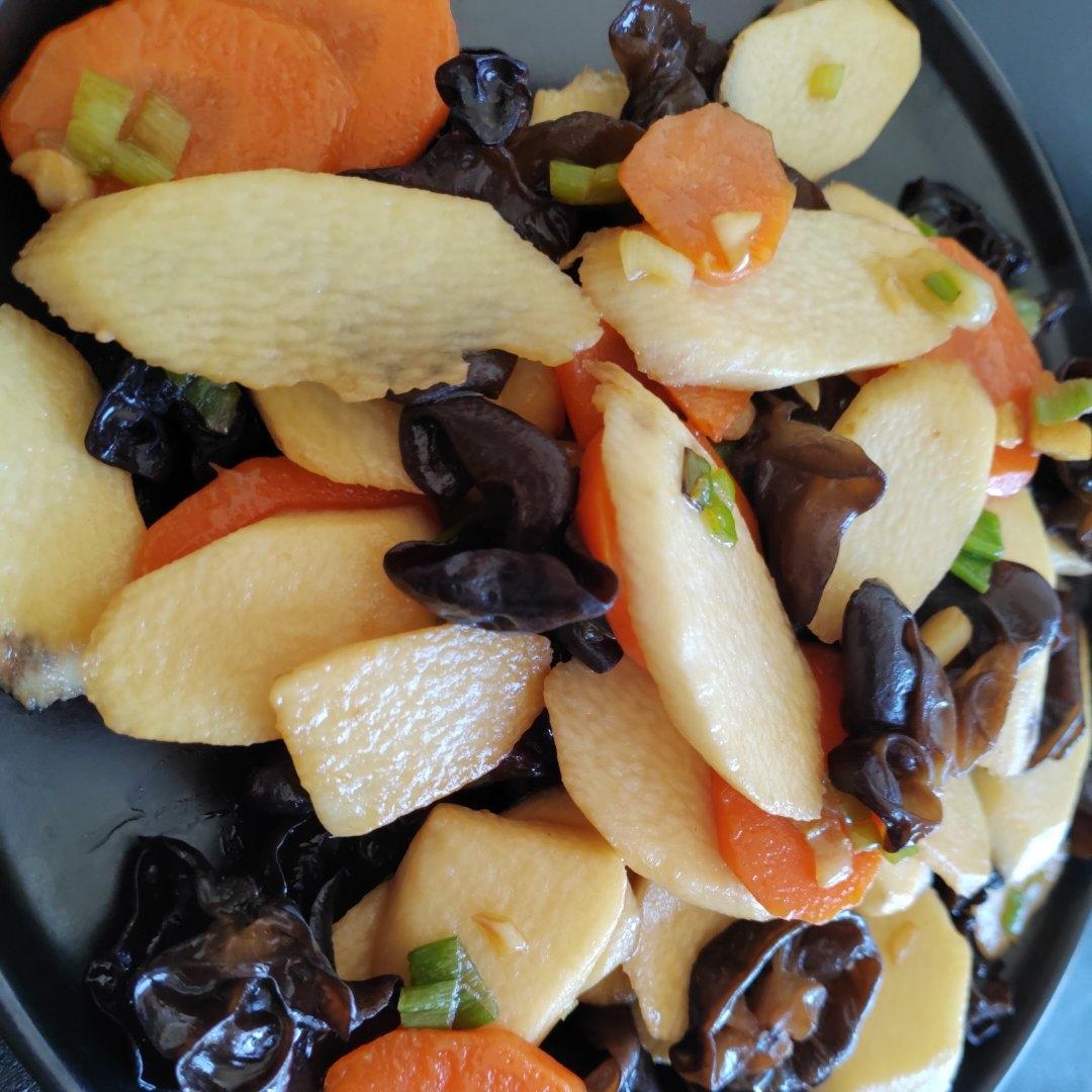 养生食谱之木耳炒山药