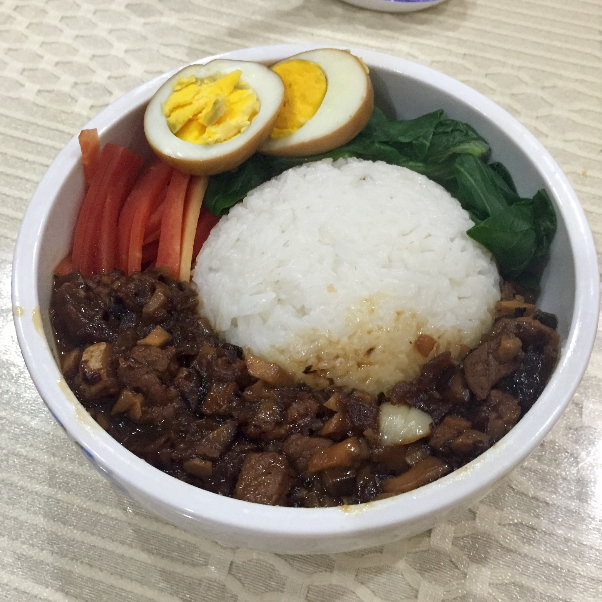 洋葱酥卤肉饭