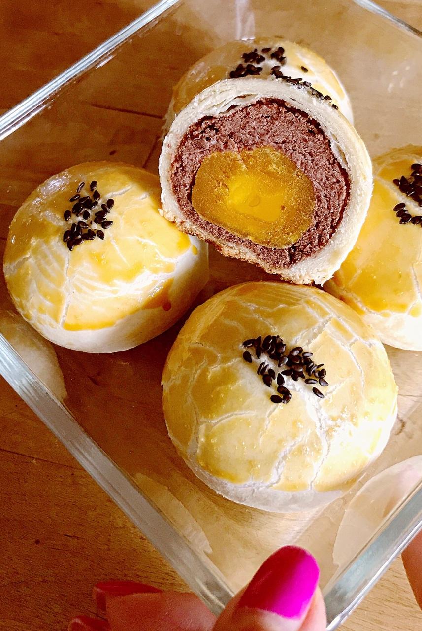 草莓奶油冰激凌lin做的中式点心蛋黄酥