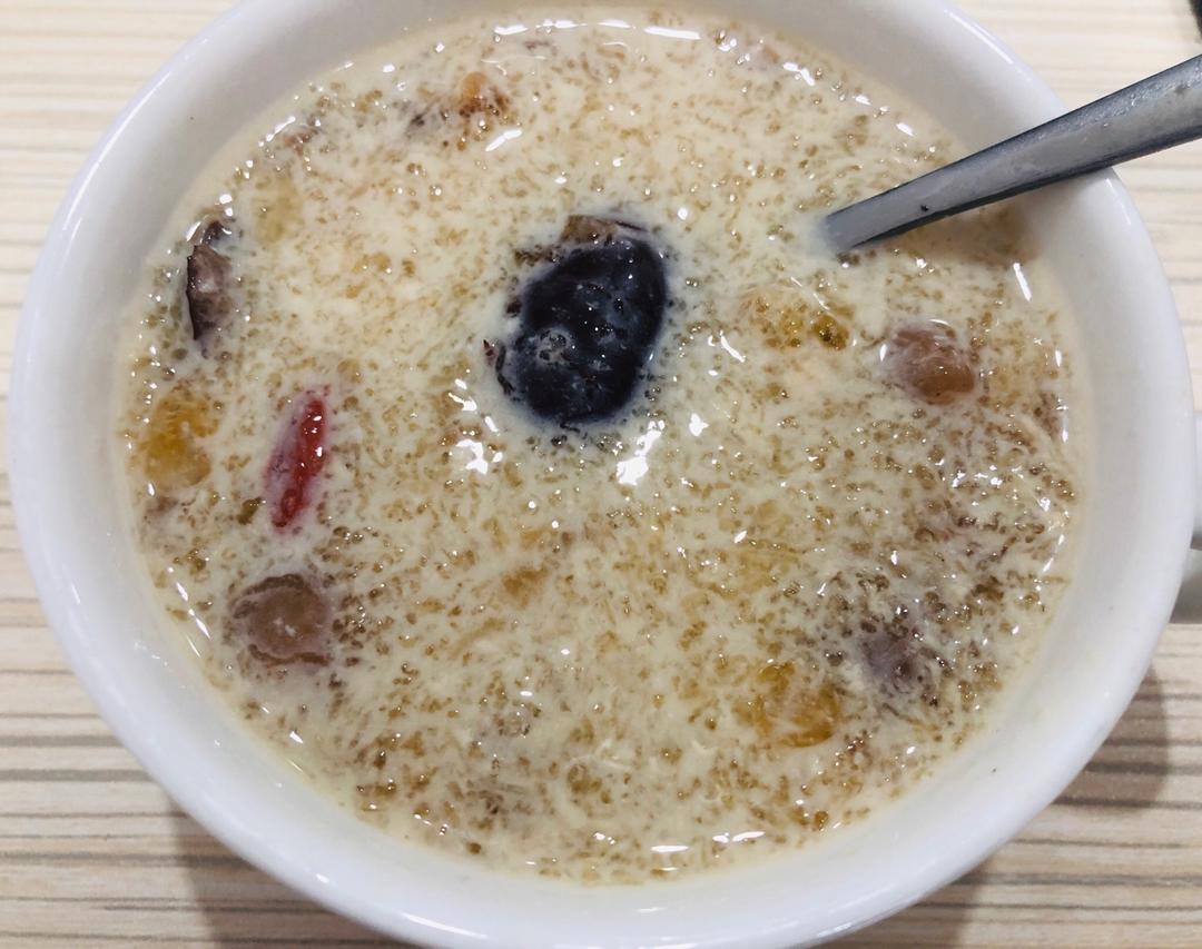 桃胶雪燕皂角米