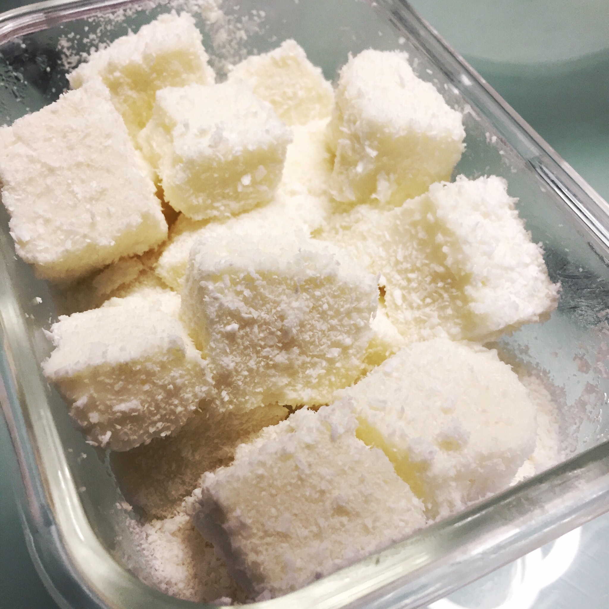 完胜85度C牛奶椰丝小方
