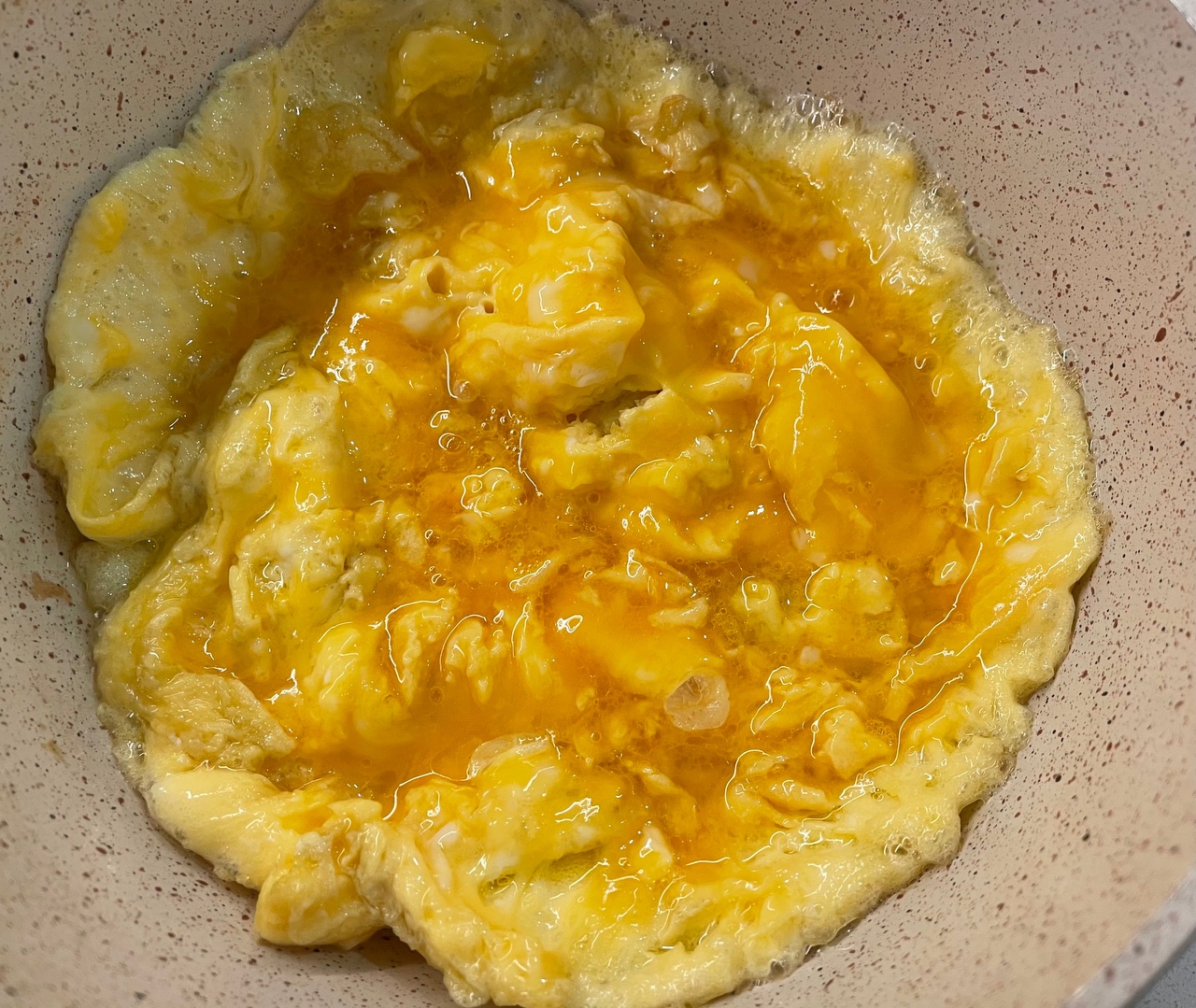 蒜苔木耳炒鸡蛋的做法 步骤3