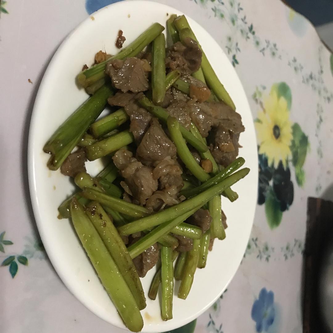 蒜苗炒牛肉
