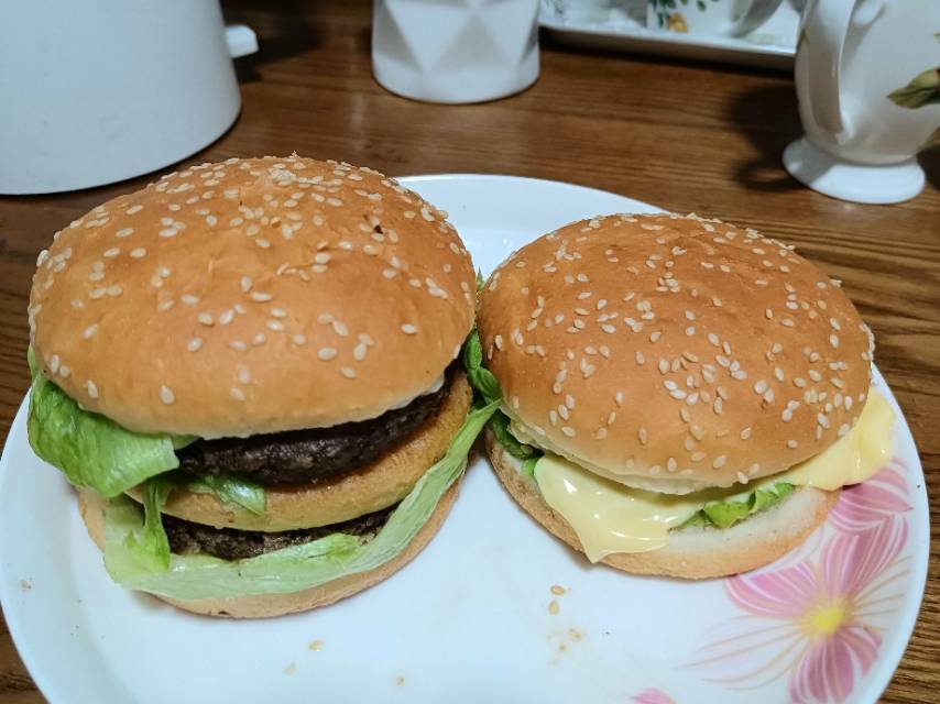 有这些配方谁还去汉堡店
9款自制汉堡！ ​​​