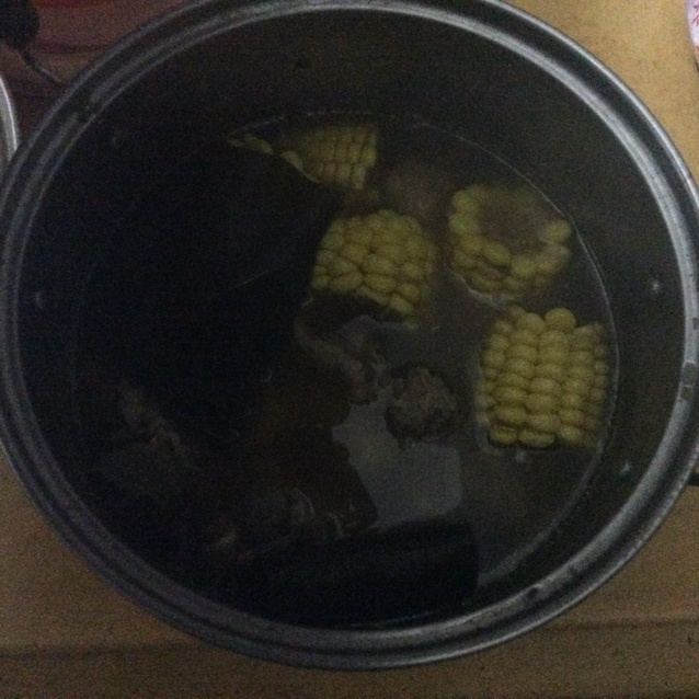 玉米海带排骨汤