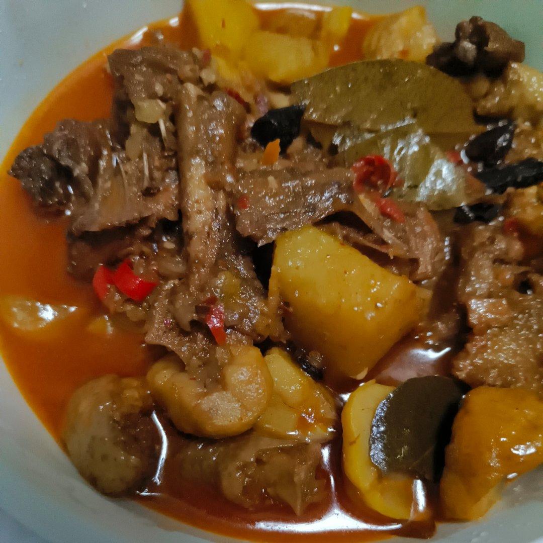 老少皆宜，肉质软烂～栗子土豆炖鸡腿