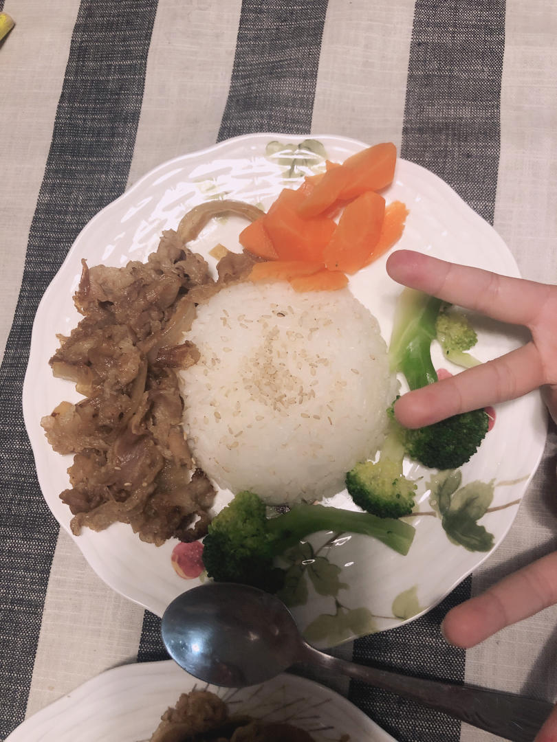 浓郁正宗日式吉野家牛肉饭