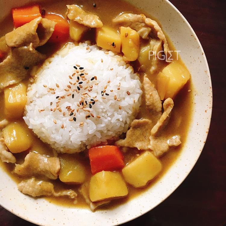 Mr董的招牌咖喱牛肉饭