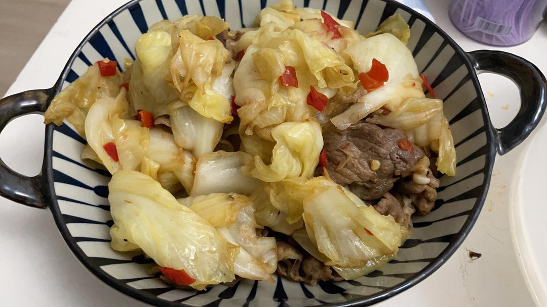 日式风味卷心菜炒肥牛