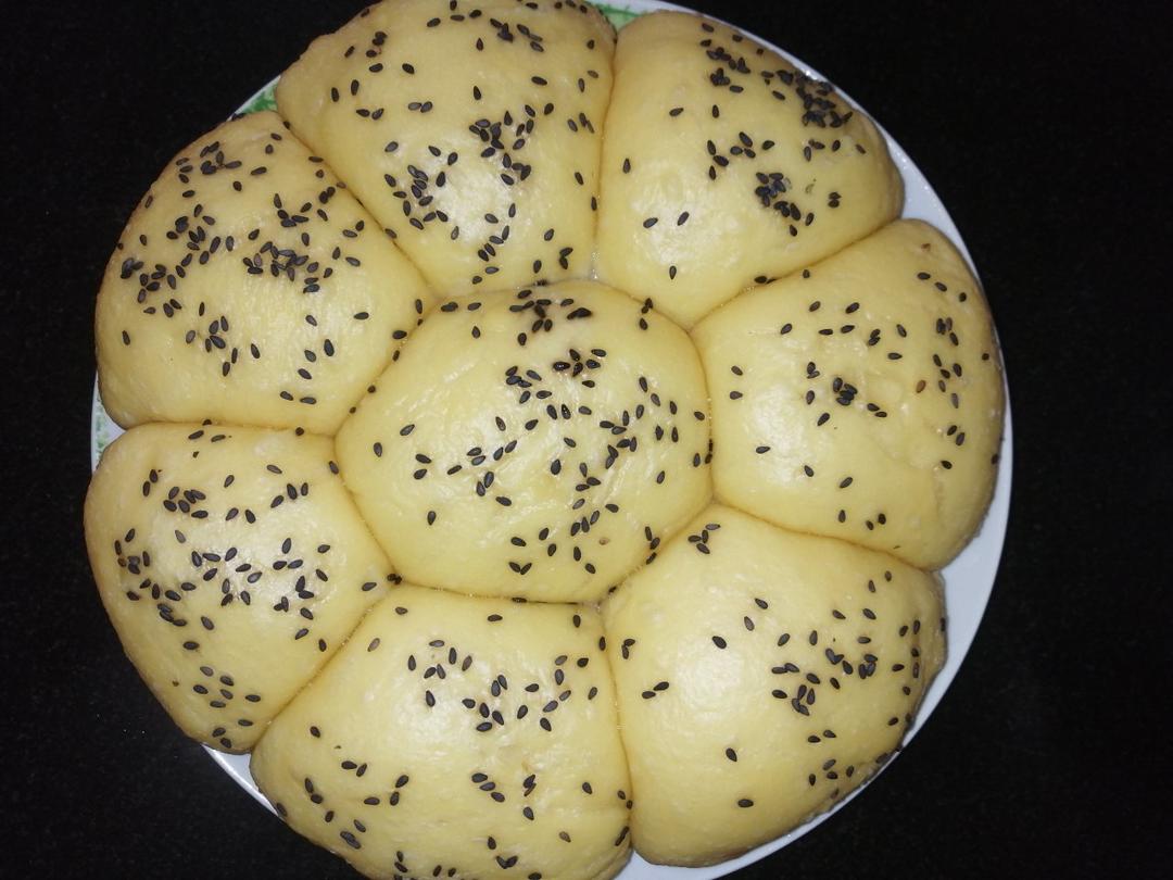 我没刷油,面包很柔软,刚好消耗家里的糯米粉蜂蜜糯米粉小餐包yuki