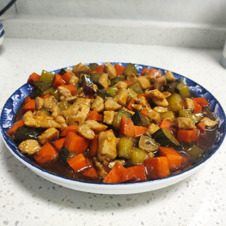 家庭版宫爆鸡丁，简单好吃特别下饭