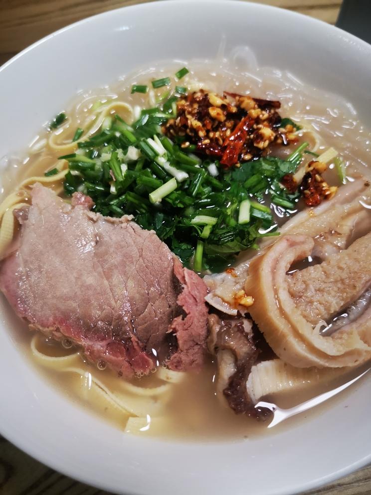 牛肉粉丝千张汤（附辣椒油的做法）