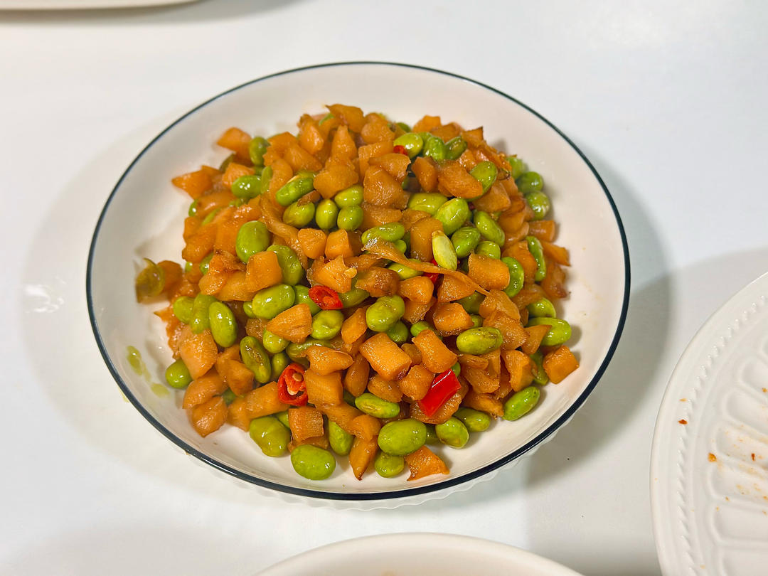 萝卜干炒毛豆