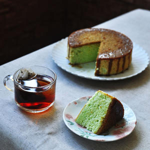 【新加坡】椰香班兰戚风绿蛋糕 Pandan Chiffon Cake的做法 步骤15