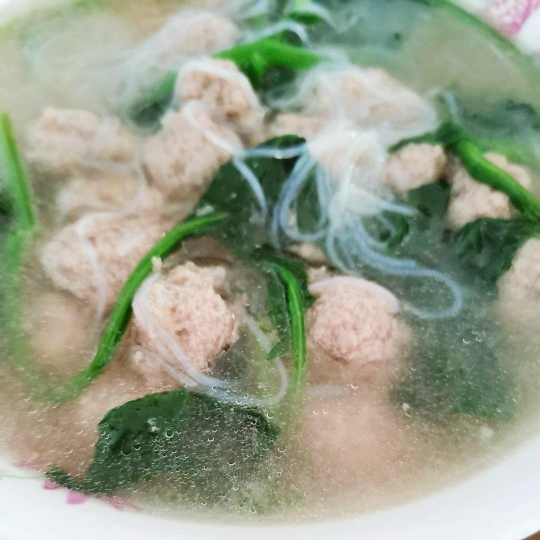 菠菜牛肉丸子汤