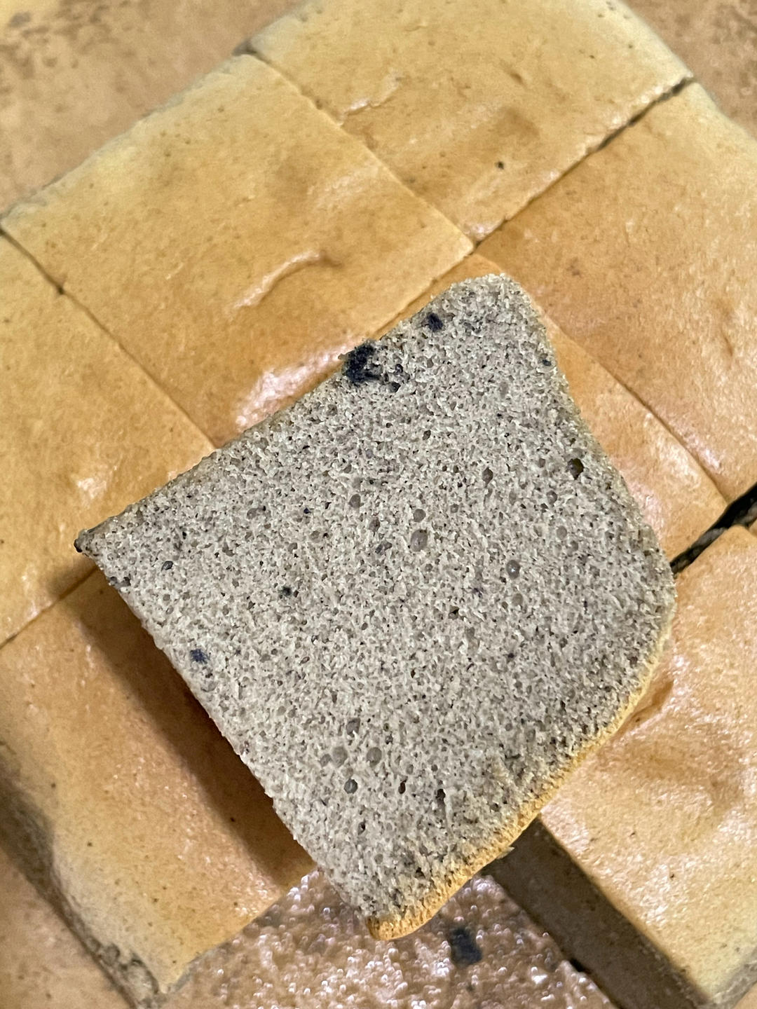 养生黑芝麻古早蛋糕