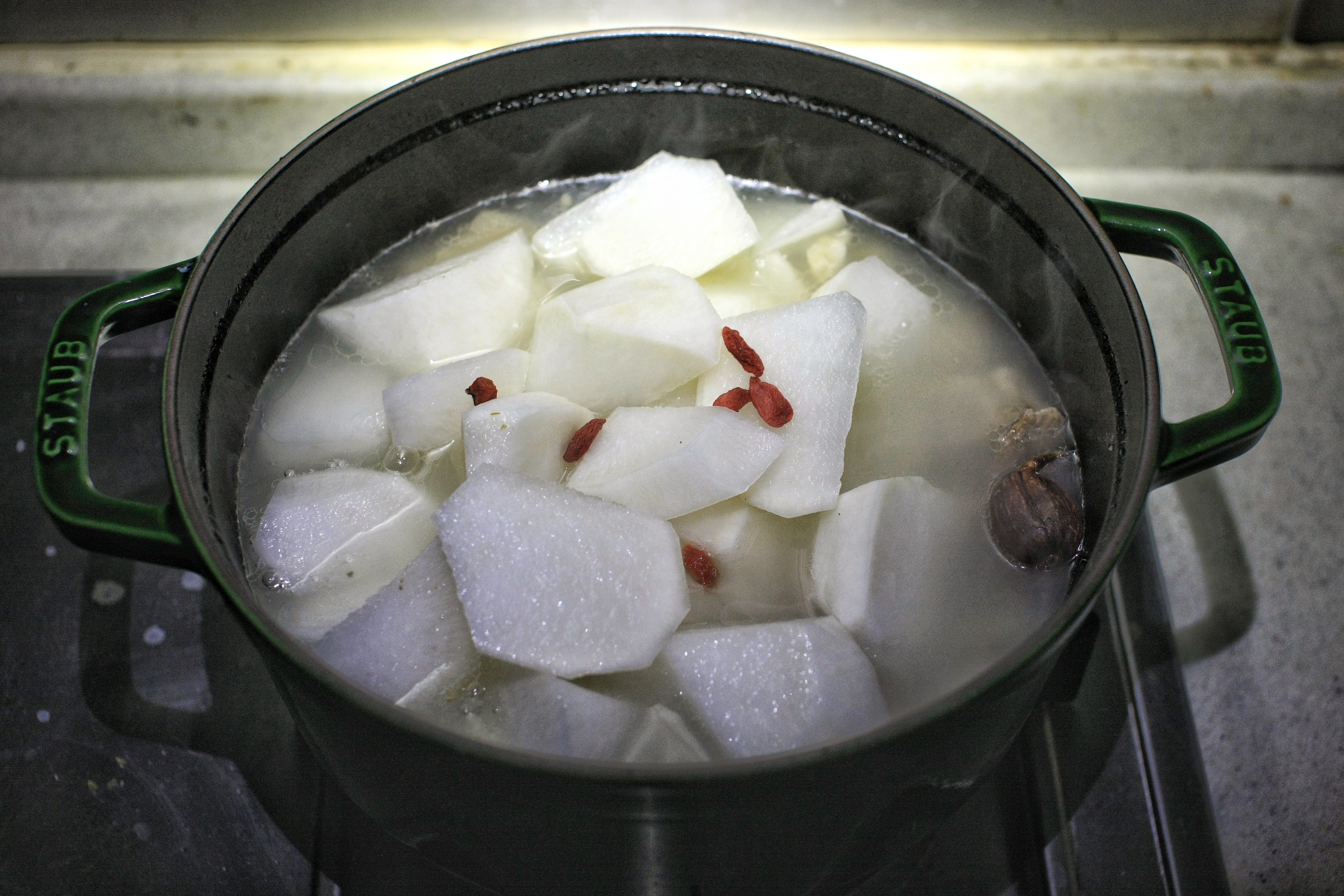 清炖羊肉萝卜汤——staub珐琅铸铁锅的做法 步骤5