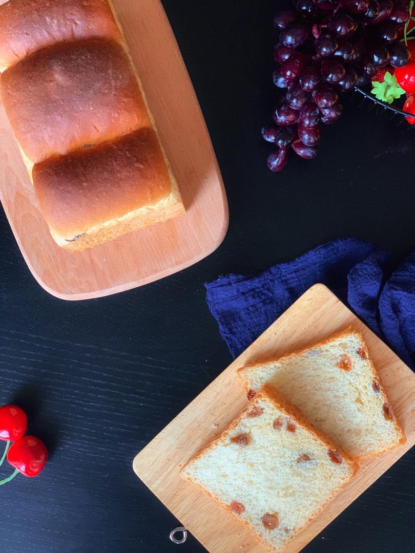 我最近每天做一个的葡萄干吐司，真的超松软好吃！