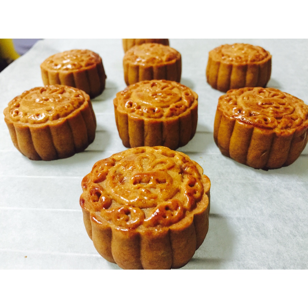 广式月饼——蛋黄莲蓉月饼