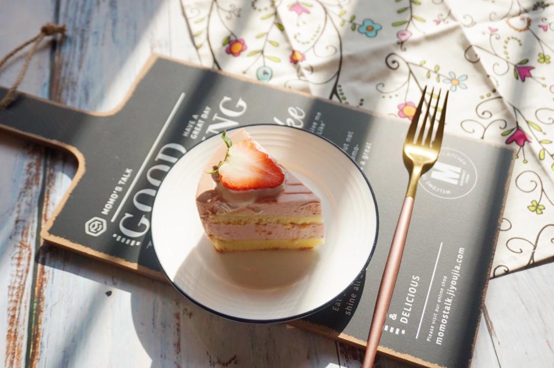 巧克力草莓慕斯蛋糕