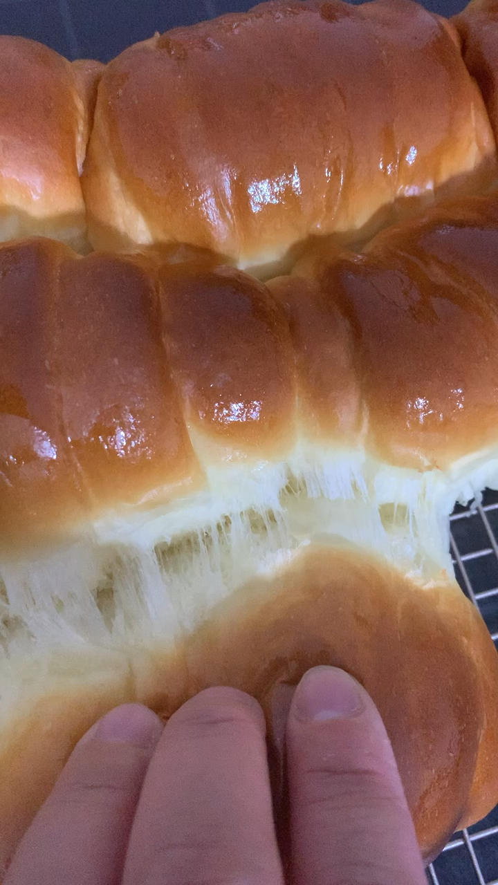 蒜香肠仔包