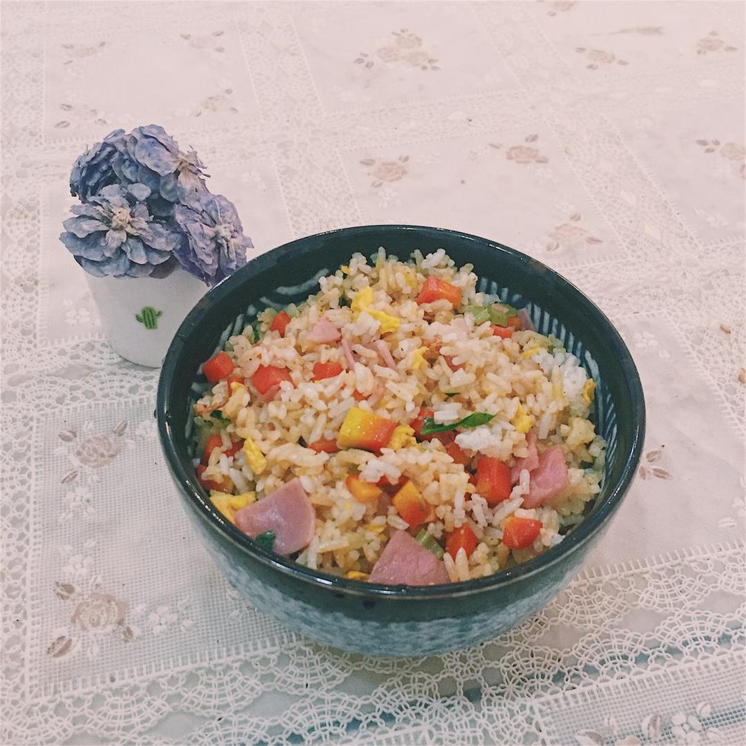鸡蛋培根炒饭