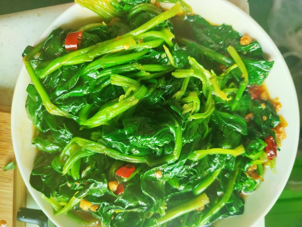 蚝油菠菜，简单又很解油腻！