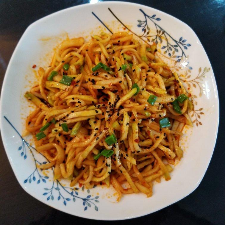 厨师长教你：“凉拌菱角菜”的家常做法，口感爽脆先收藏了