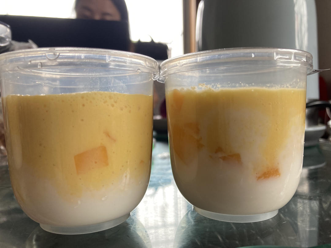 最简单的夏日凉品芒果奶昔