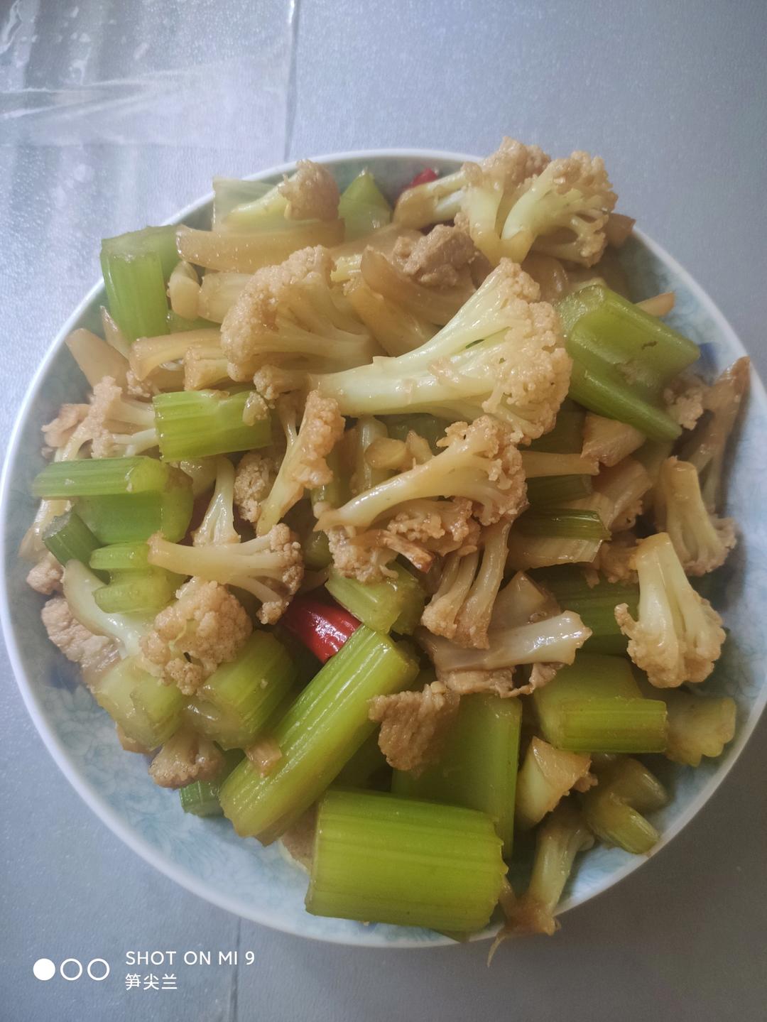 和饭店一个味道的干锅花菜
