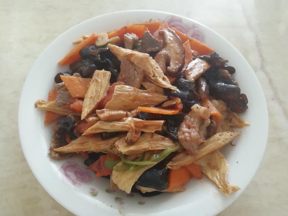 腐竹烧香菇