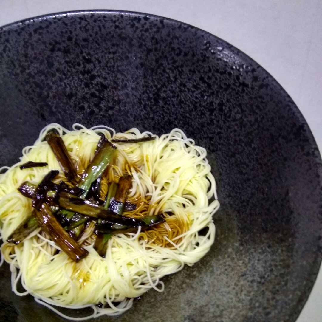 葱油拌面Spring Onion Noodles