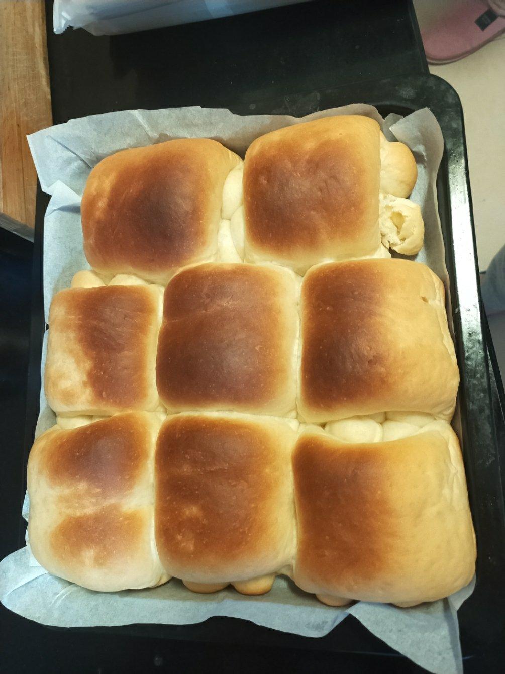 用烤箱自己做面包--手工牛奶吐司面包